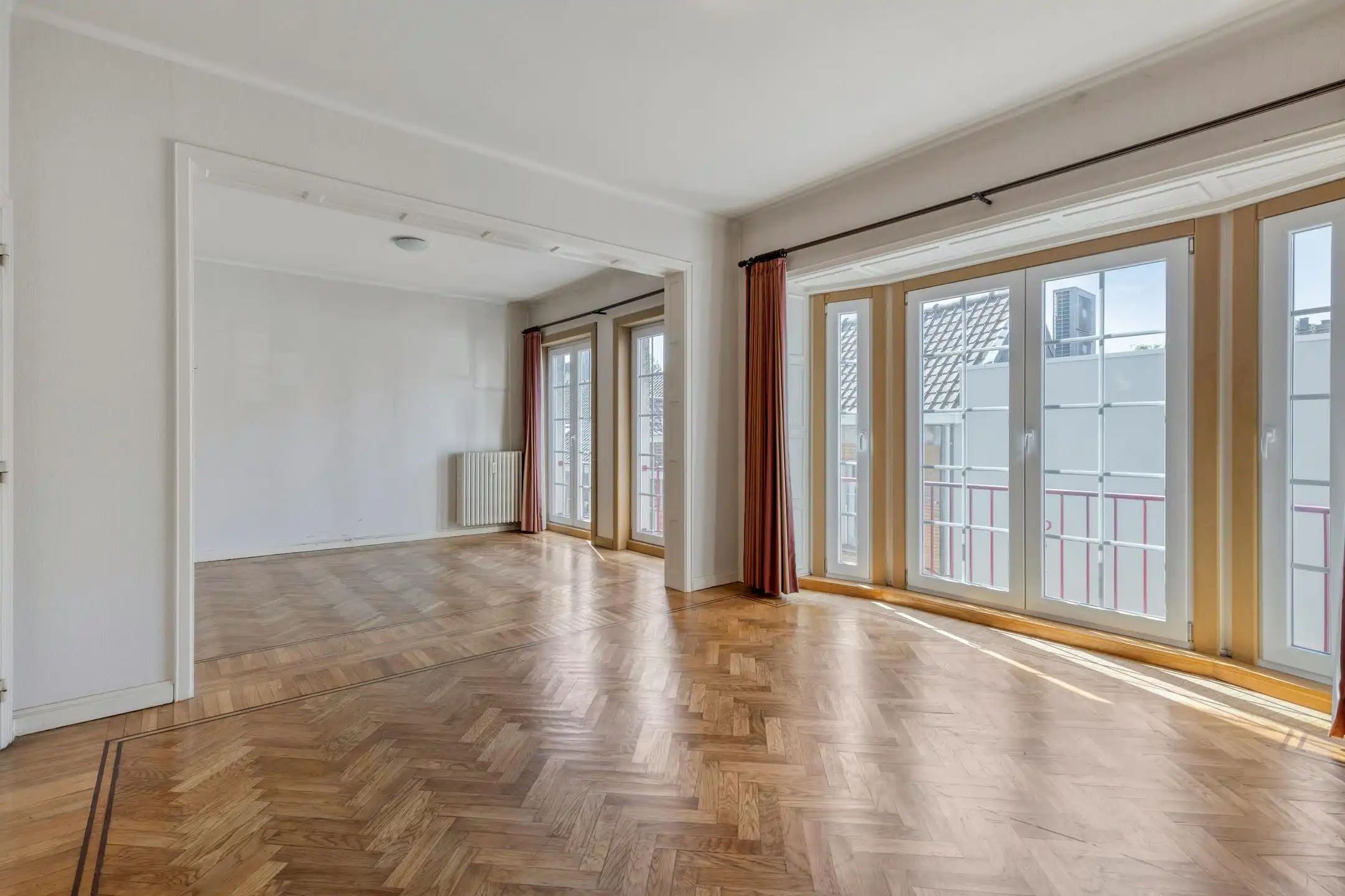 Appartement met 3 kamers en garagebox te koop in centrum Kortrijk foto 4