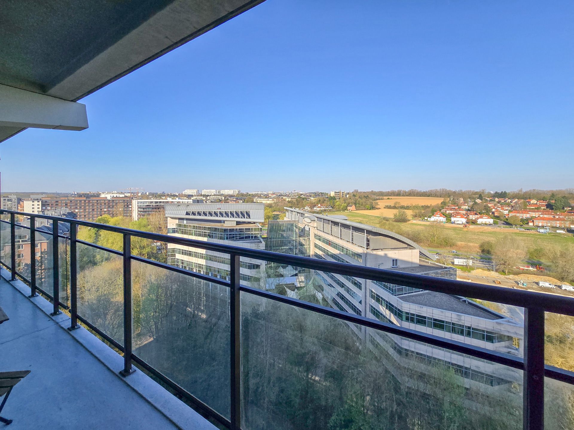 Mooi appartement met 2 slaapkamers en een terras foto 12