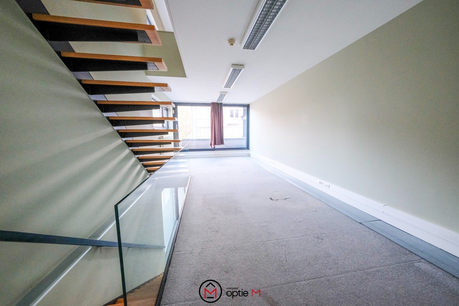 Ruim en authentiek kantoorgebouw op toplocatie in Bilzen foto 11