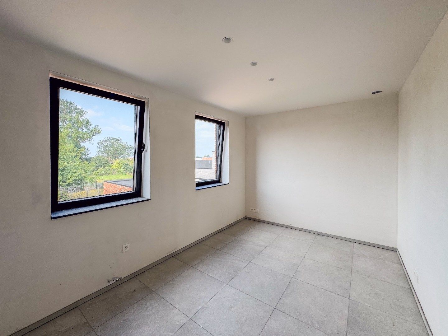 Energiezuinige nieuwbouwwoning met 3 slaapkamers, ruime garage en tuin. foto 17