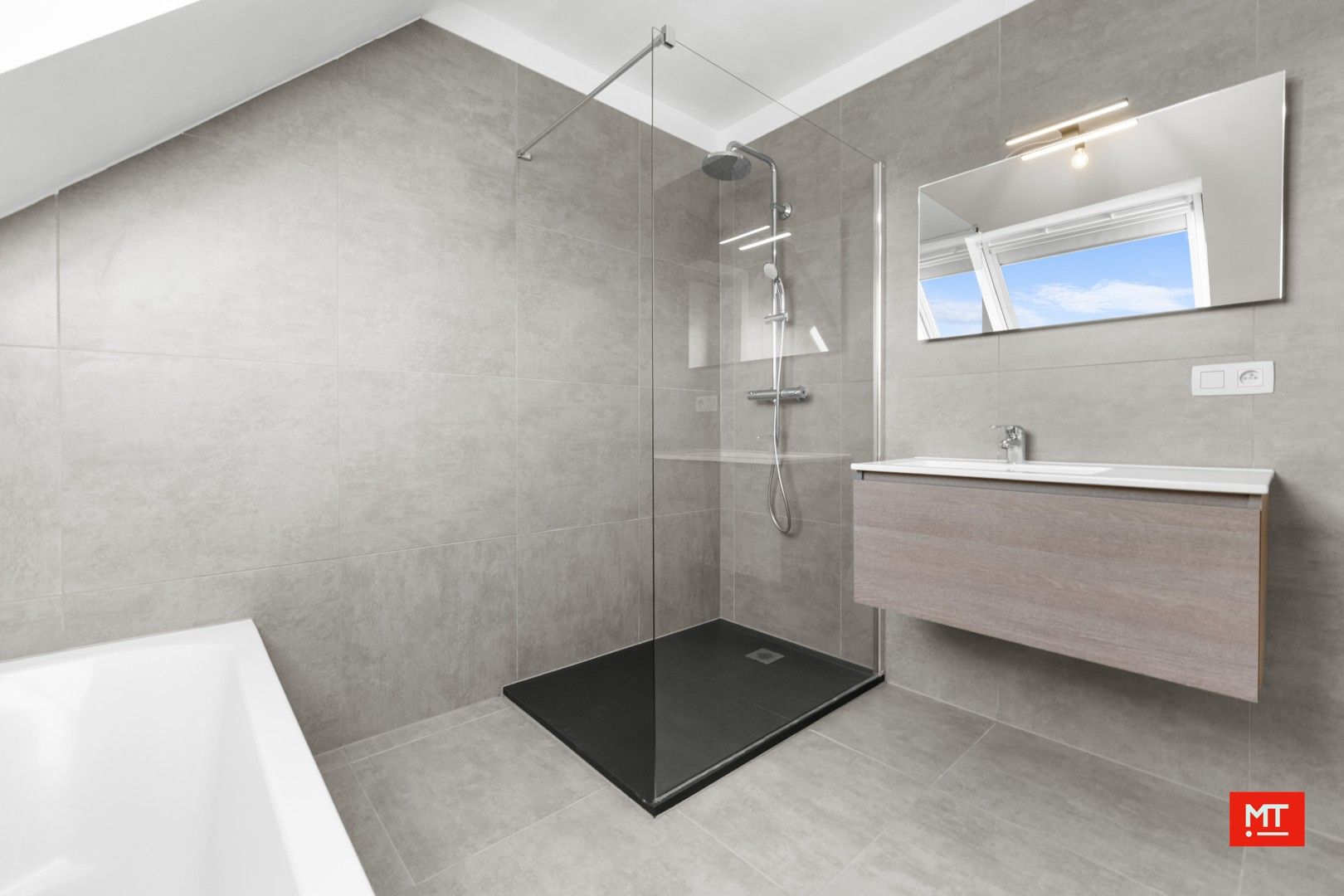 Instapklaar appartement met 2 slaapkamers en Zuidgericht terras te koop in het centrum van Zonnebeke foto 10