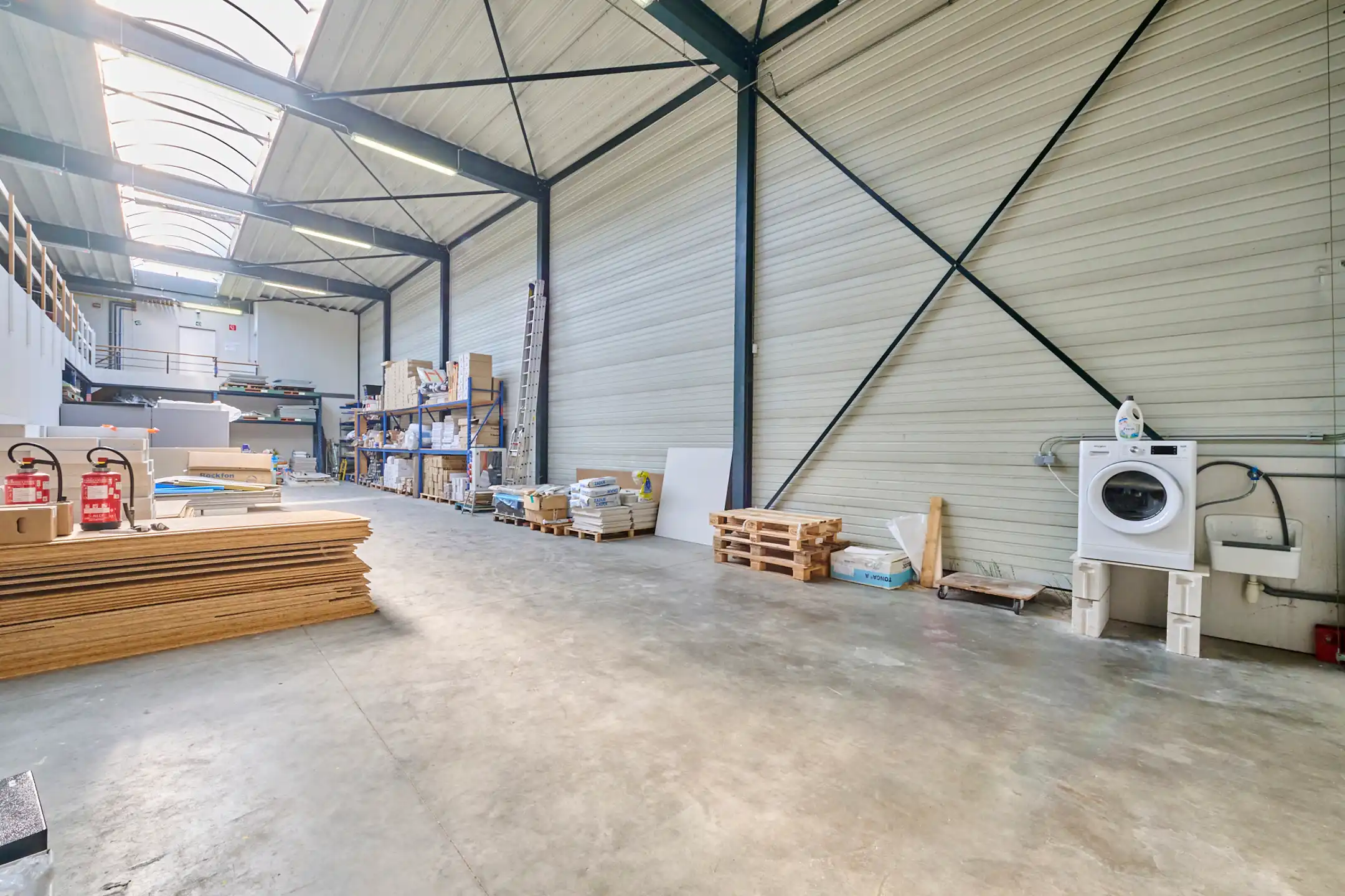 SEMI - INDUSTRIEEL GEBOUW OP ZICHTLOCATIE IN BERINGEN foto 17