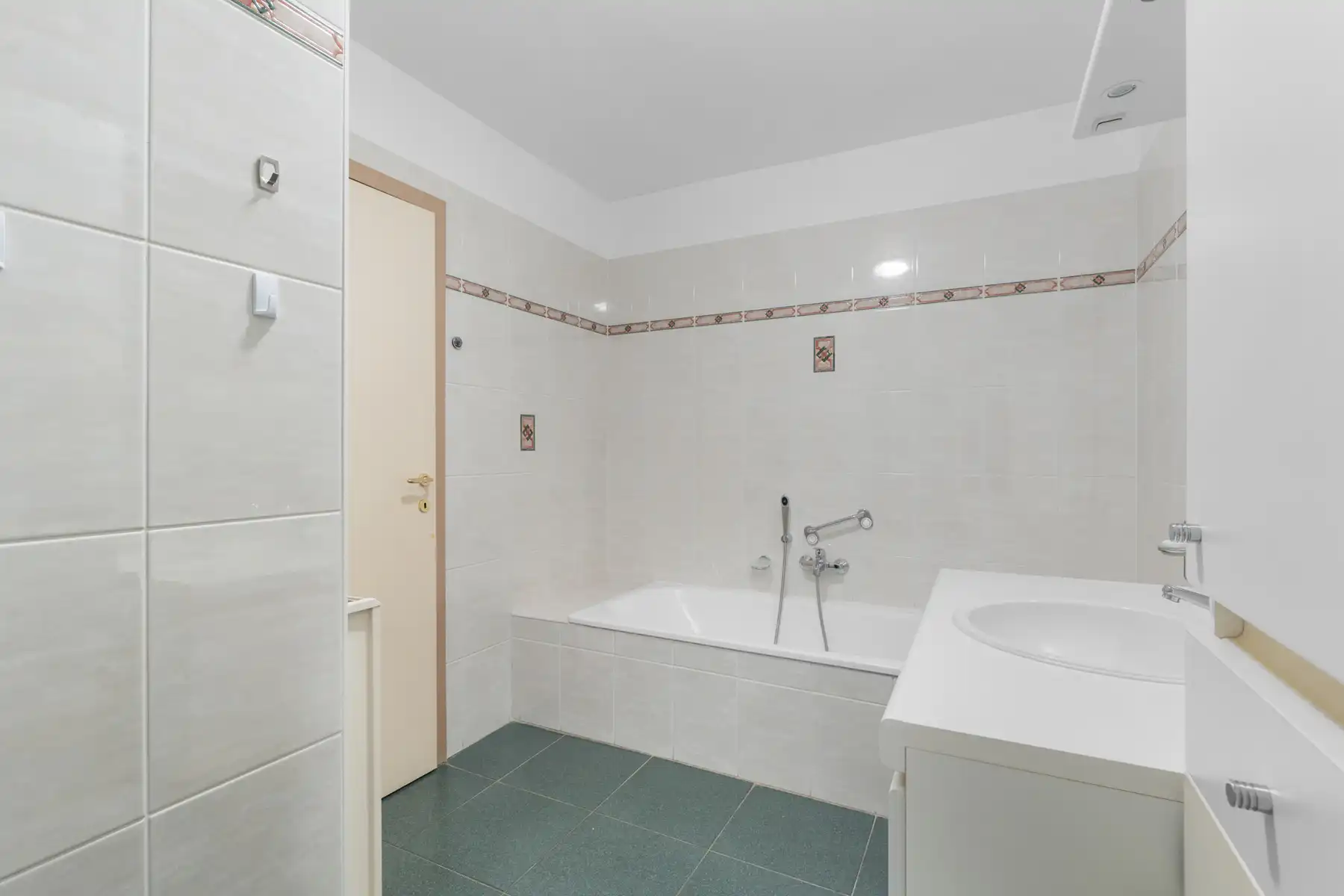 2 slaapkamer appartement in groene omgeving + staanplaats foto 10