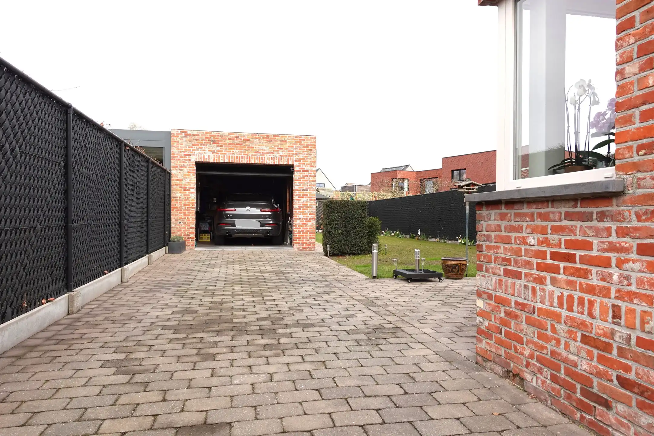 Recente woning met 3 slpks, garage en tuin van 357 m². foto 16