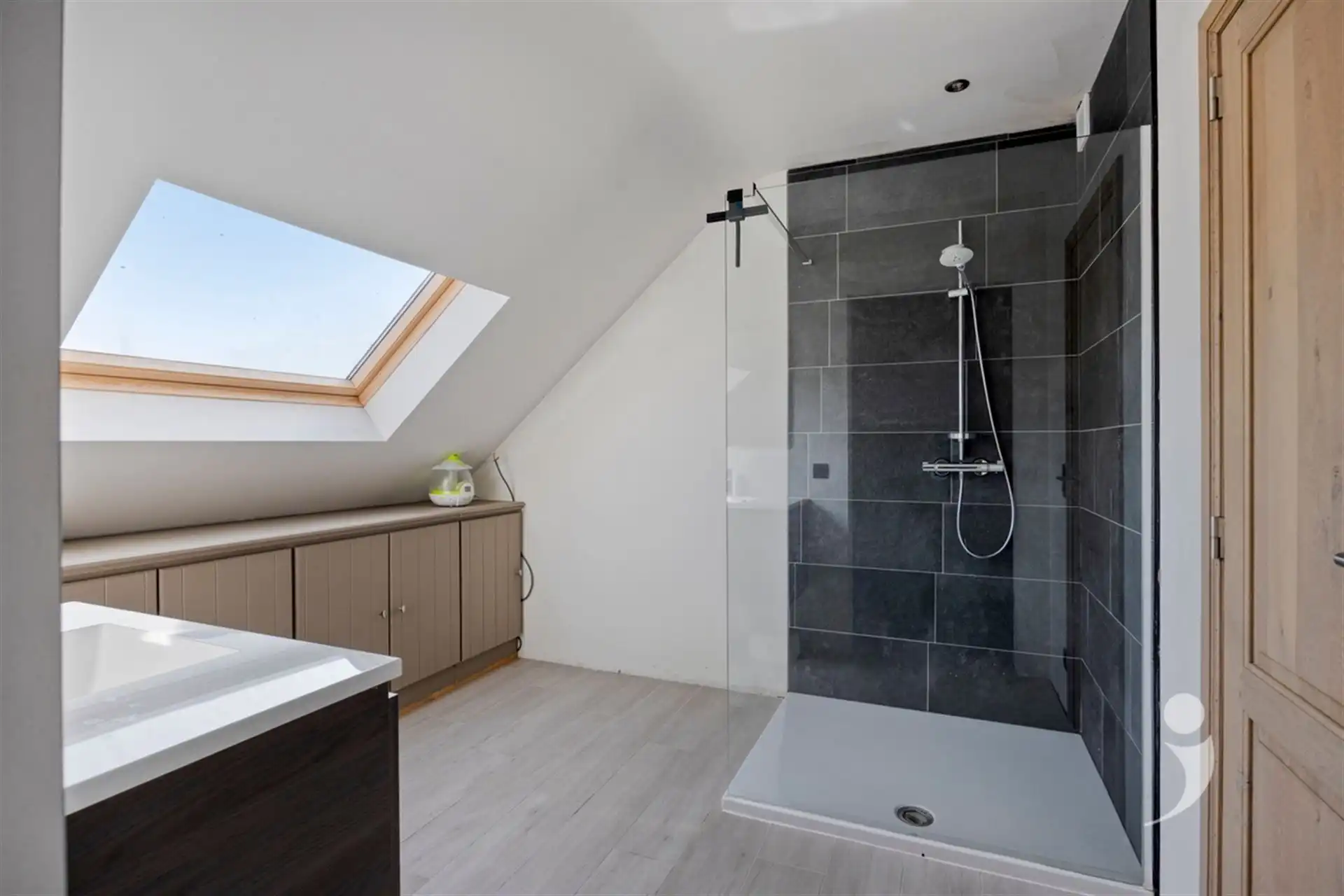 Prachtige villa met hoogwaardige afwerking foto 31