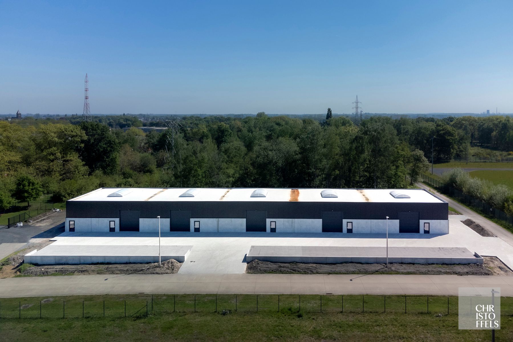Nieuwe KMO-unit van 225m² op bedrijventerrein in Lanklaar!  foto 7