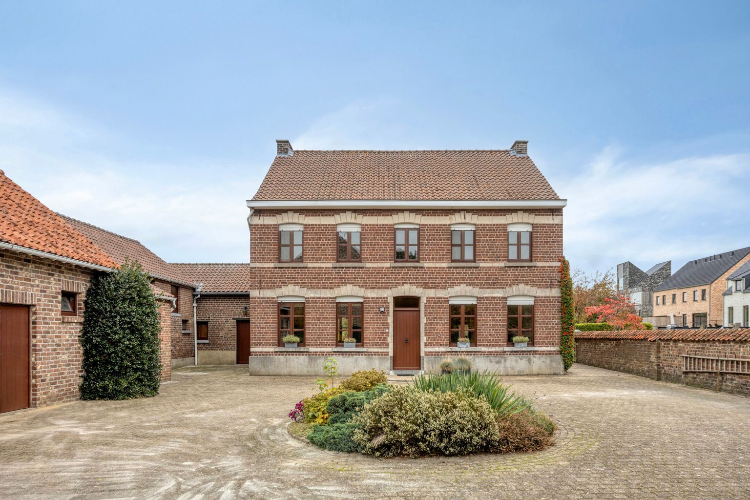 KARAKTERVOLLE DUBBELWOONST IN EEN DOODLOPENDE STRAAT foto 2
