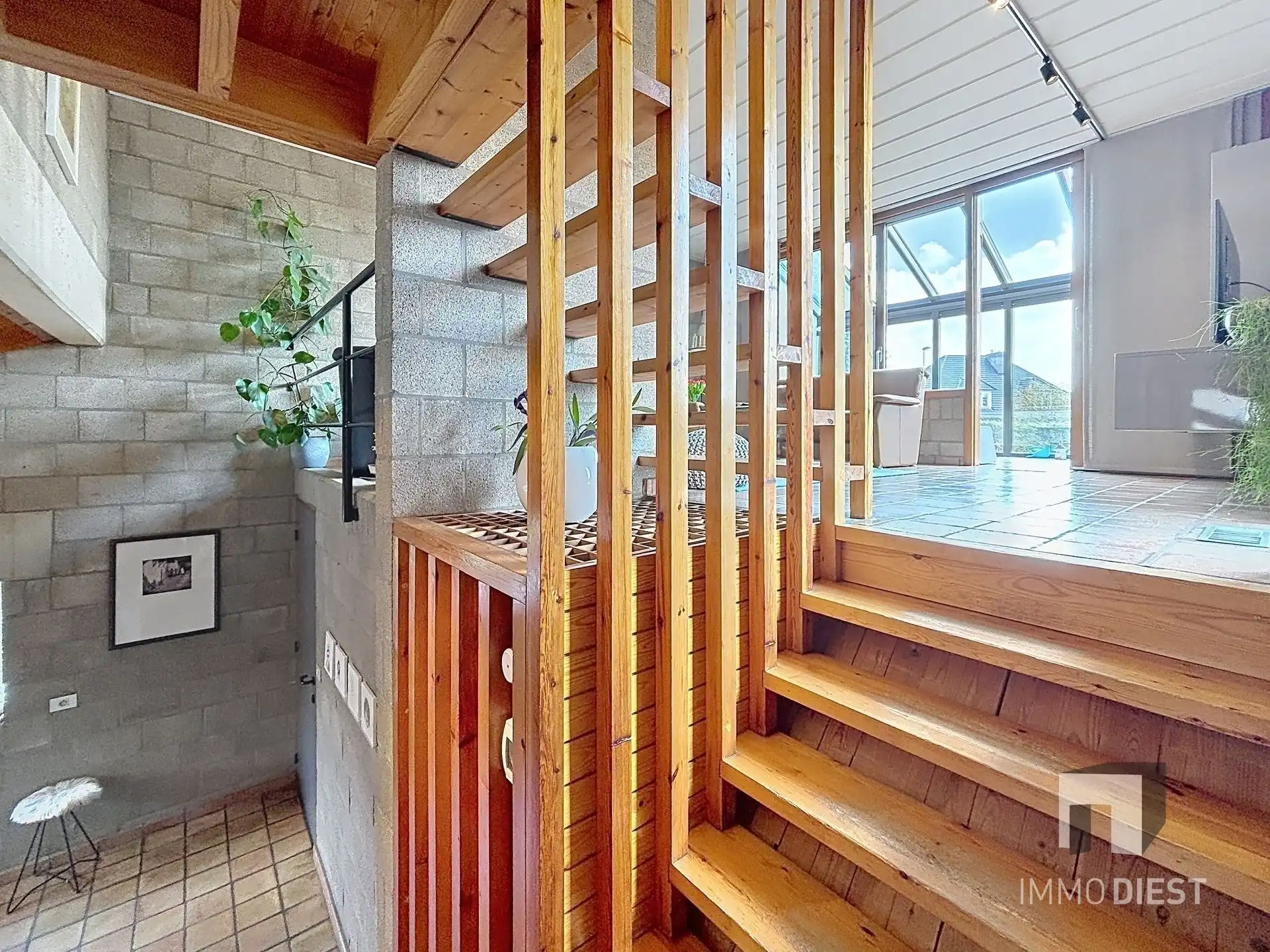 Bijzondere woning, lichtrijk, open en 3 slaapkamers foto 16