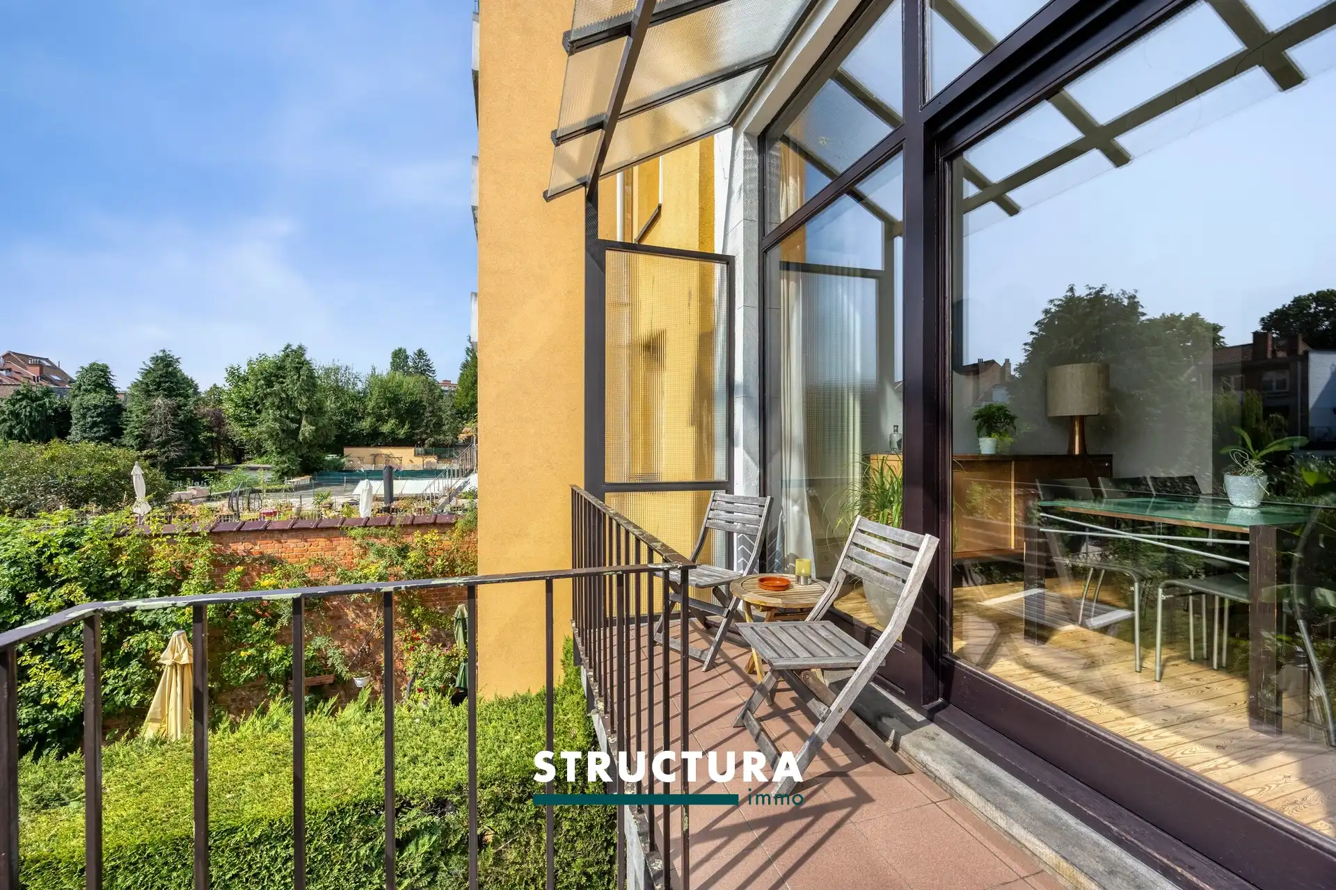 Ruime en lichtrijke woning met een aangename zuidgerichte tuin. foto 33