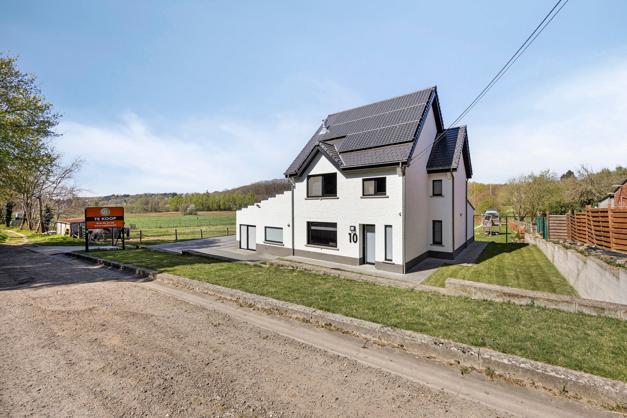 Perfect instapklare woning met een unieke ligging op 20 are foto 2