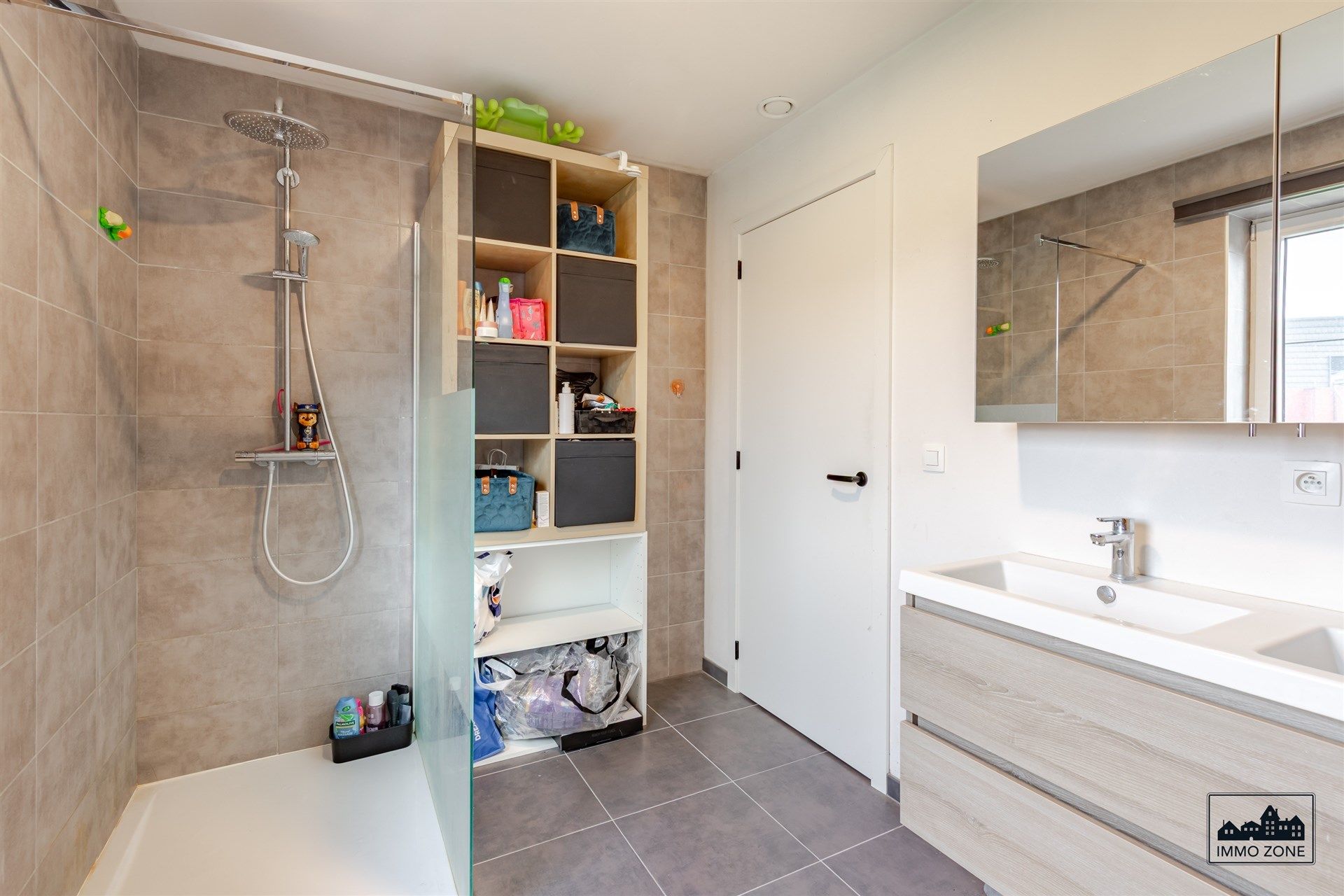 Instapklare woning in leuke omgeving met 4 slaapkamers! foto 10