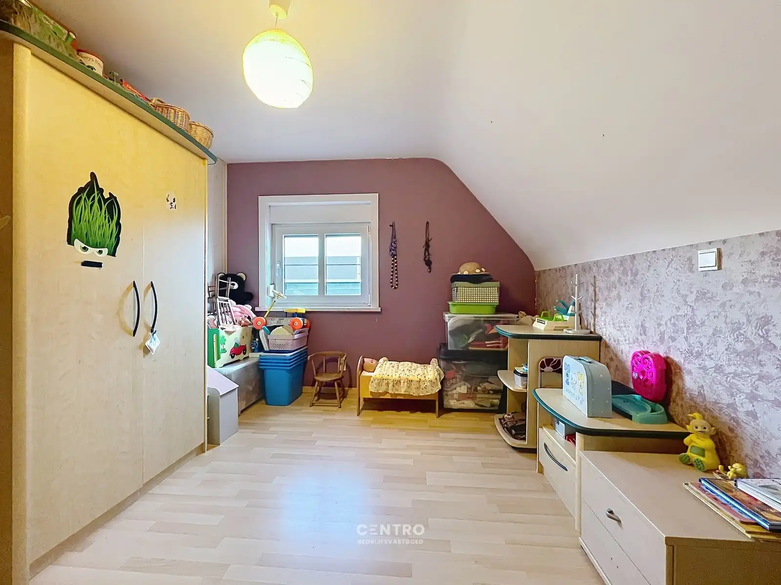 Veelzijdig bedrijfspand met ruim MAGAZIJN, TOONZAAL, KANTOREN EN COMFORTABELE WONING op 1.746 M²! foto 34
