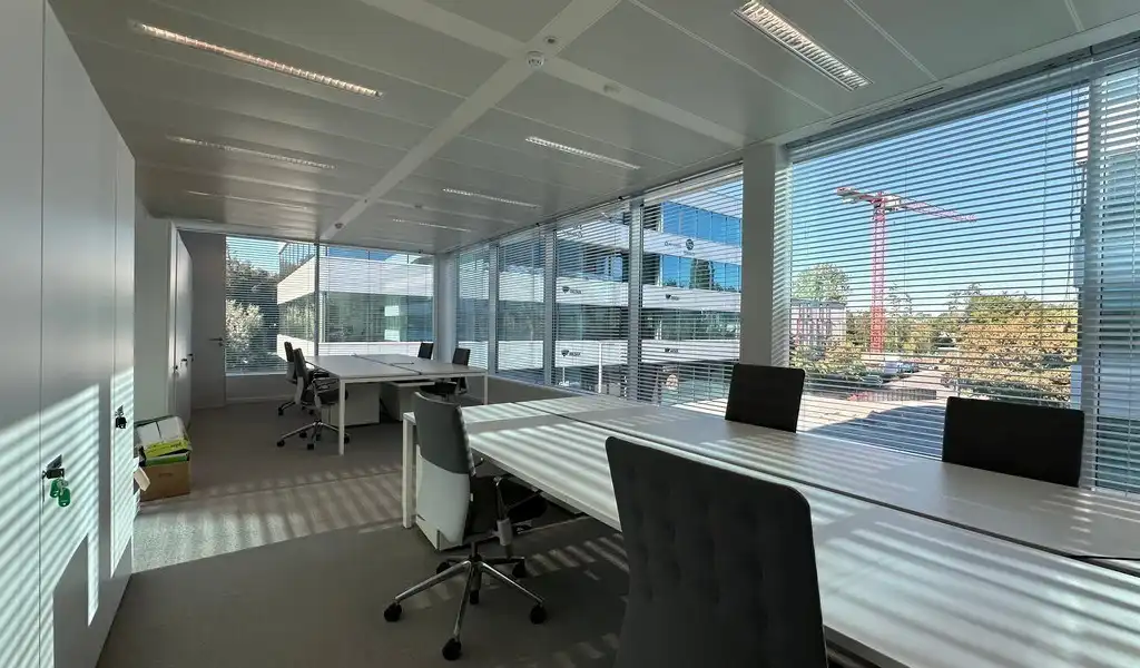 Gemeubelde kantoren met dienstverlening in 3Square Zwijnaarde foto 2