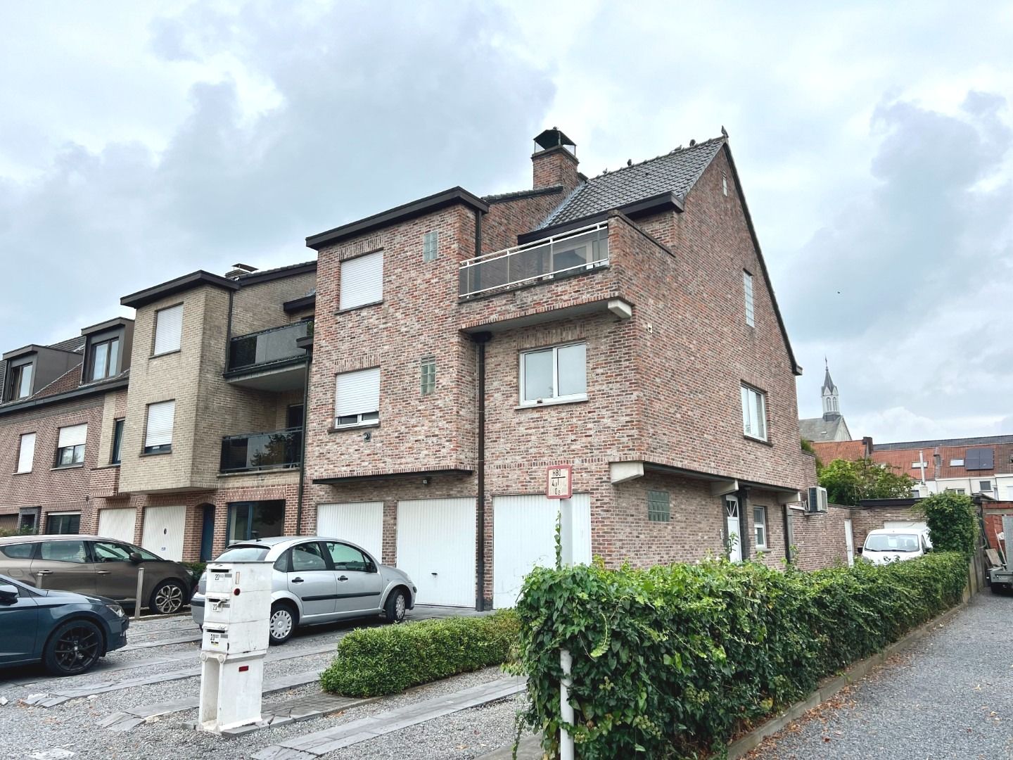 Appartement met 2 slaapkamers, garage en zolderberging foto 1