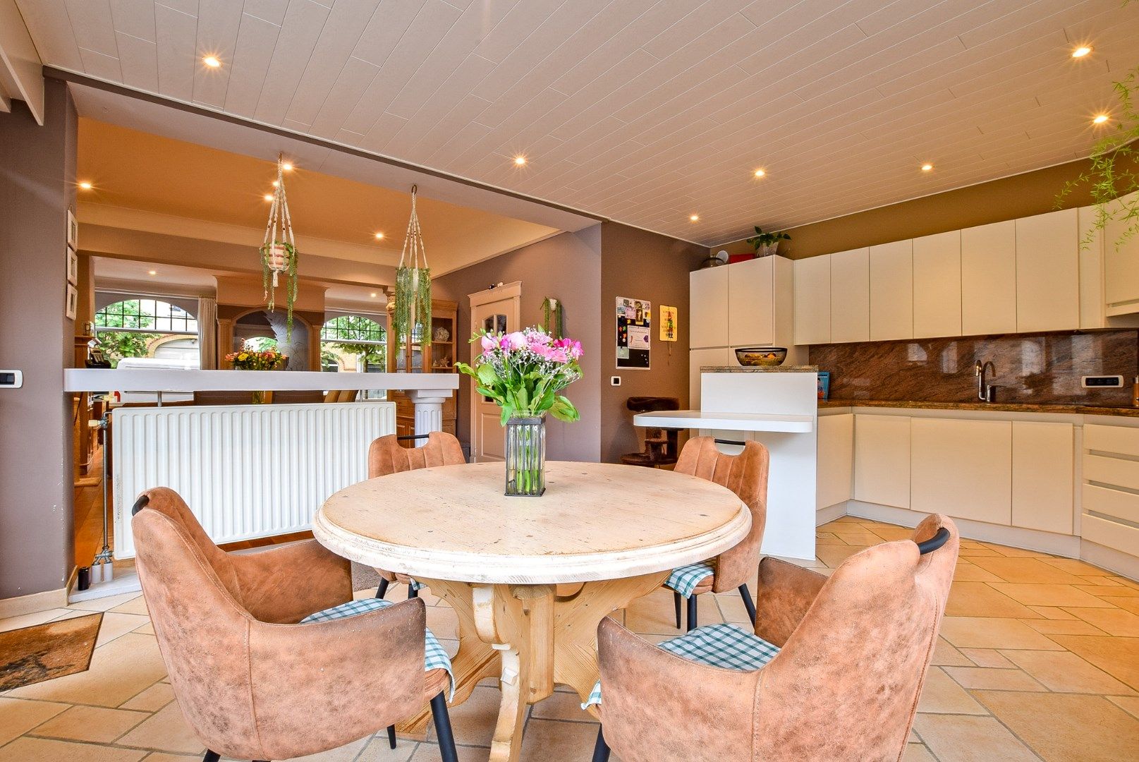 Karaktervolle woning met 4 slaapkamers, loods en tuin in centrum Nieuwpoort-stad! foto 6