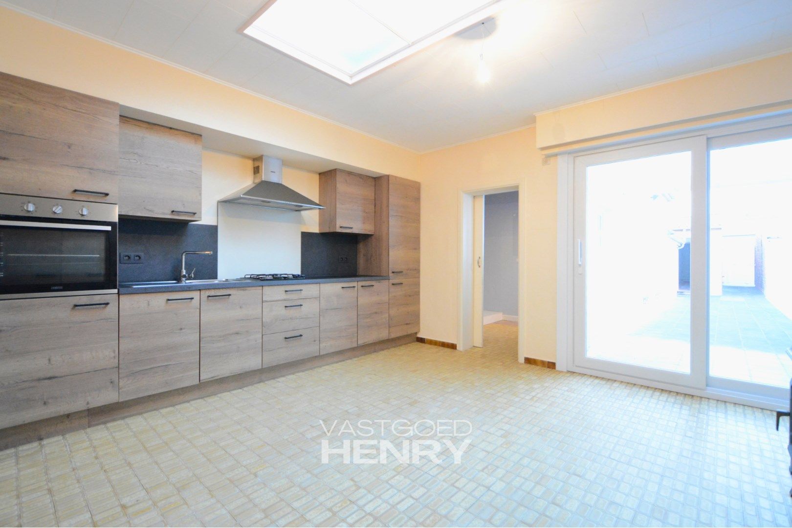 Te huur: Instapklare woning met ruime garage foto 10