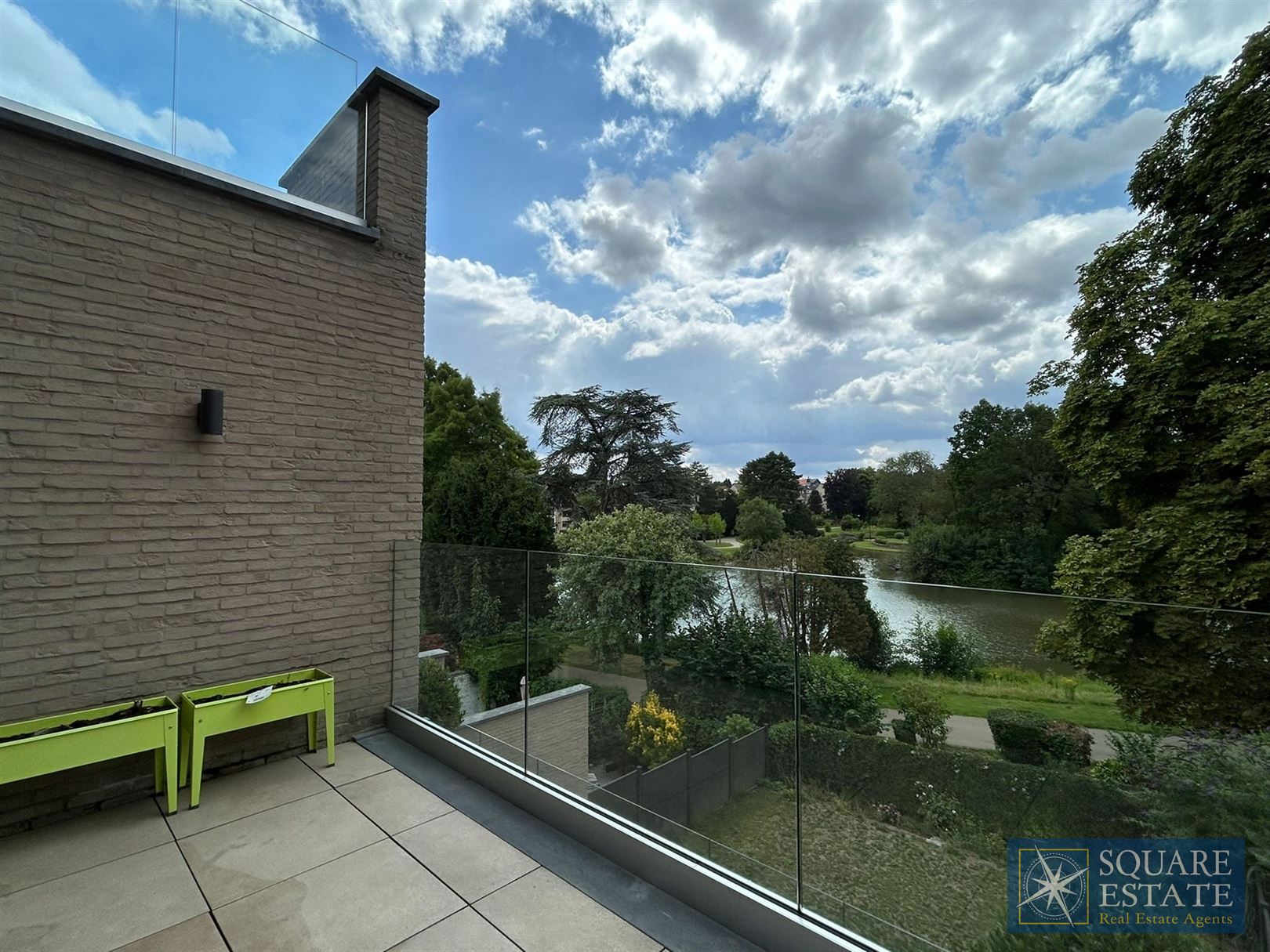 Duplex/Penthouse foto {{pictureIndex}}