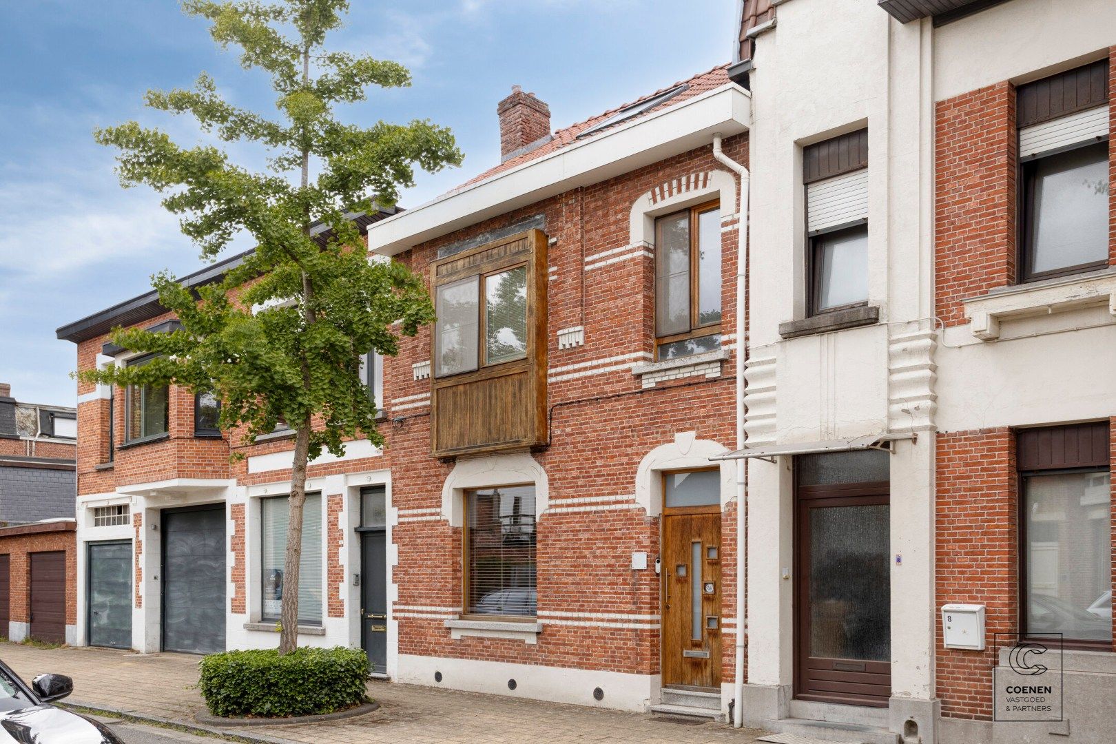 Charmante woning met 2 à 3 slaapkamers op een TOPlocatie te Brasschaat!  foto {{pictureIndex}}