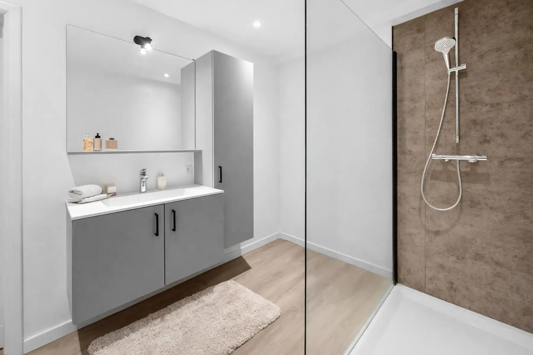 Ruim appartement met panoramisch zicht op de 6de verdieping foto 7