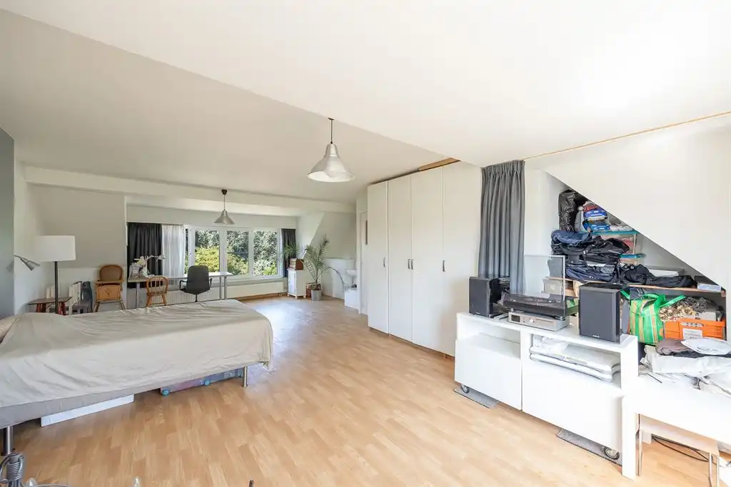 Instapklare gezinswoning met groene tuin foto 20
