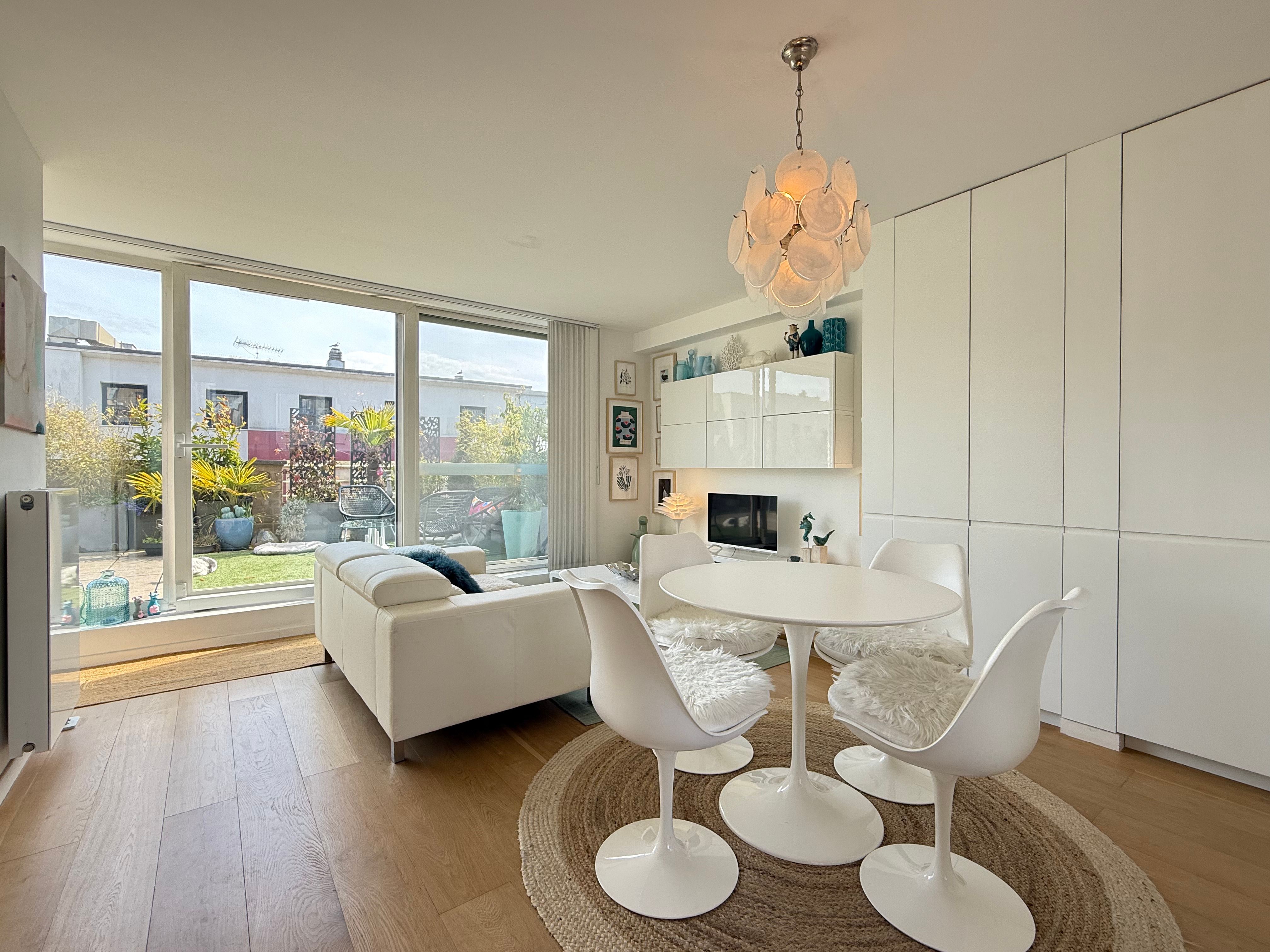 Subliem penthouse vlakbij zee met 2 riante zonneterrassen foto {{pictureIndex}}