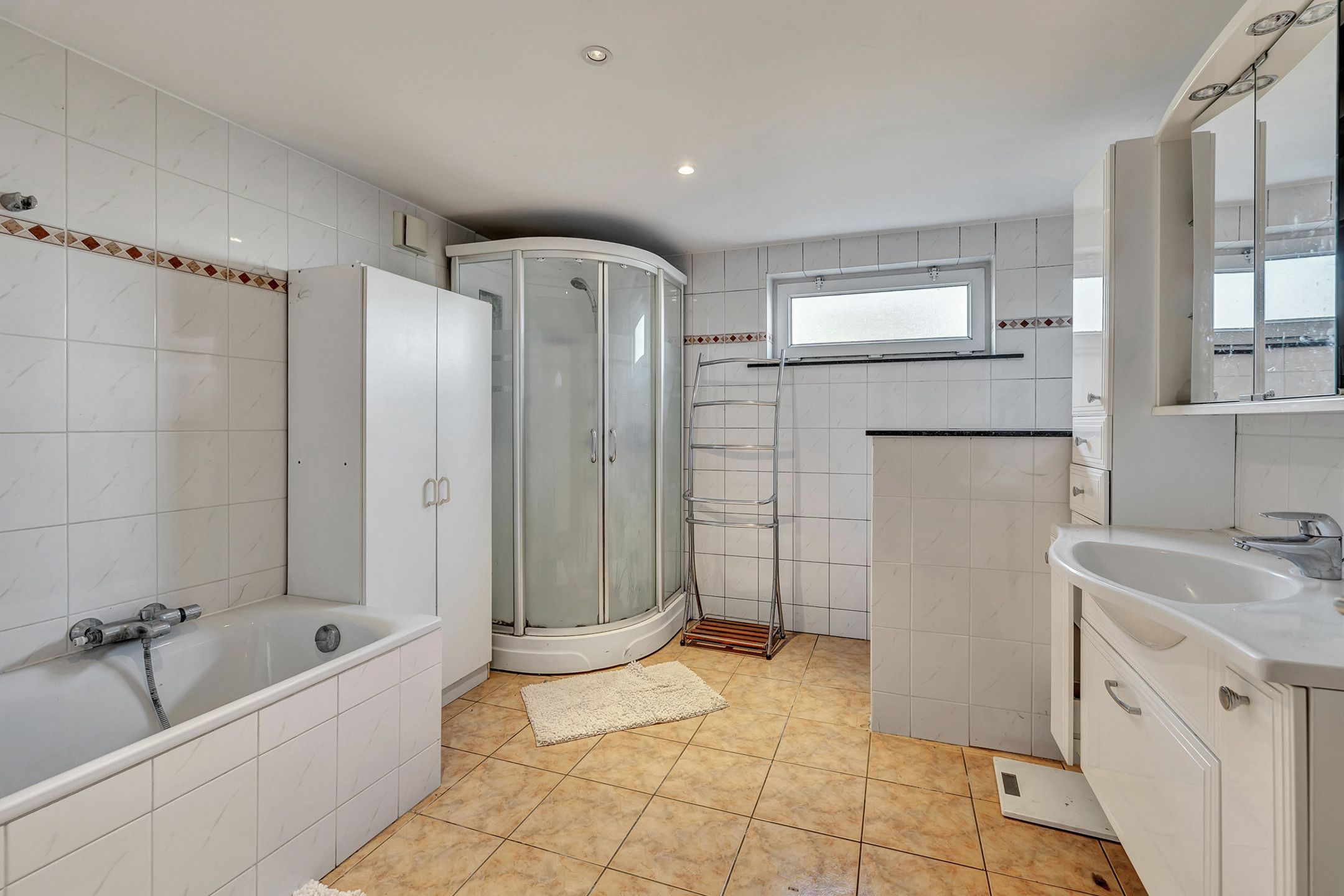 Ruime loods met woonentiteit  foto 10