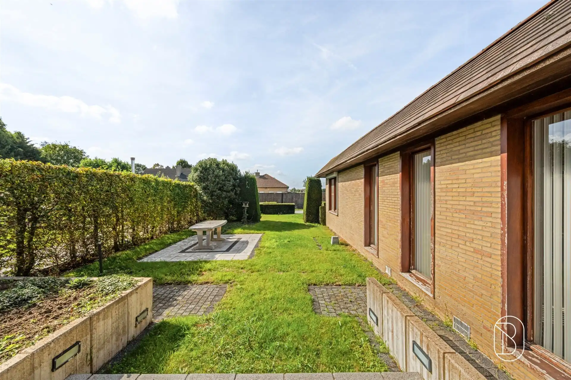 Charmante bungalow op ruim perceel van 855 m² foto 6