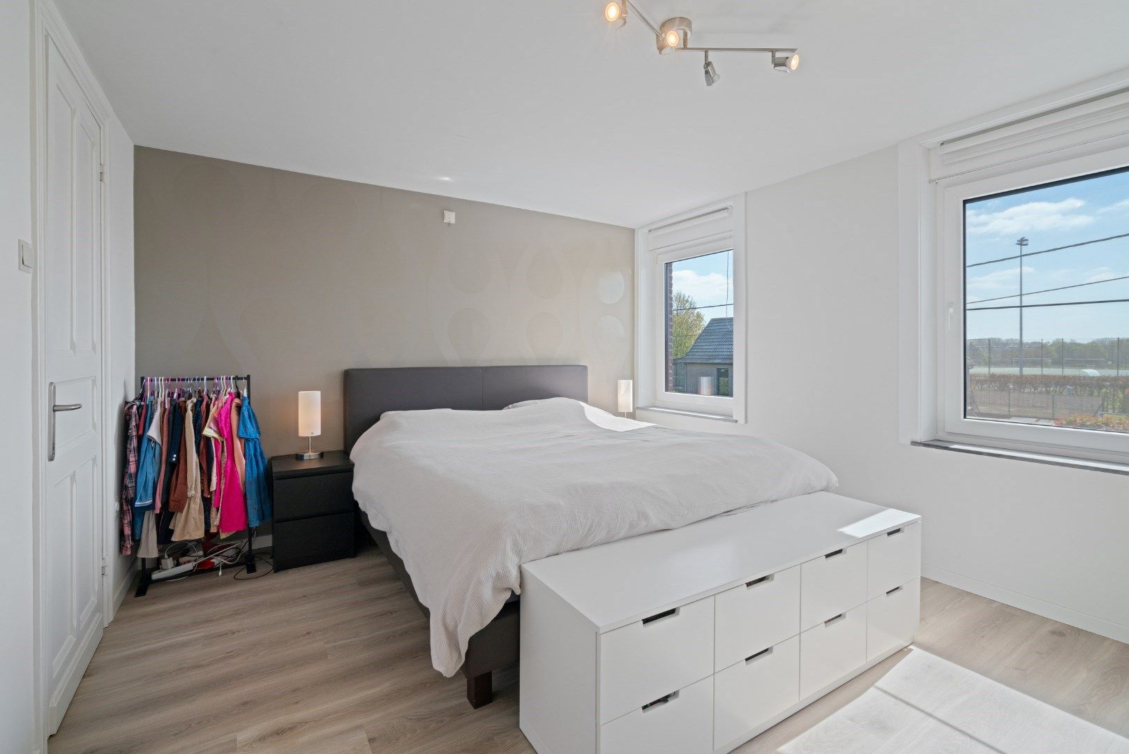 GERENOVEERDE WONING MET 3 SLAAPKAMERS EN TUIN foto 8
