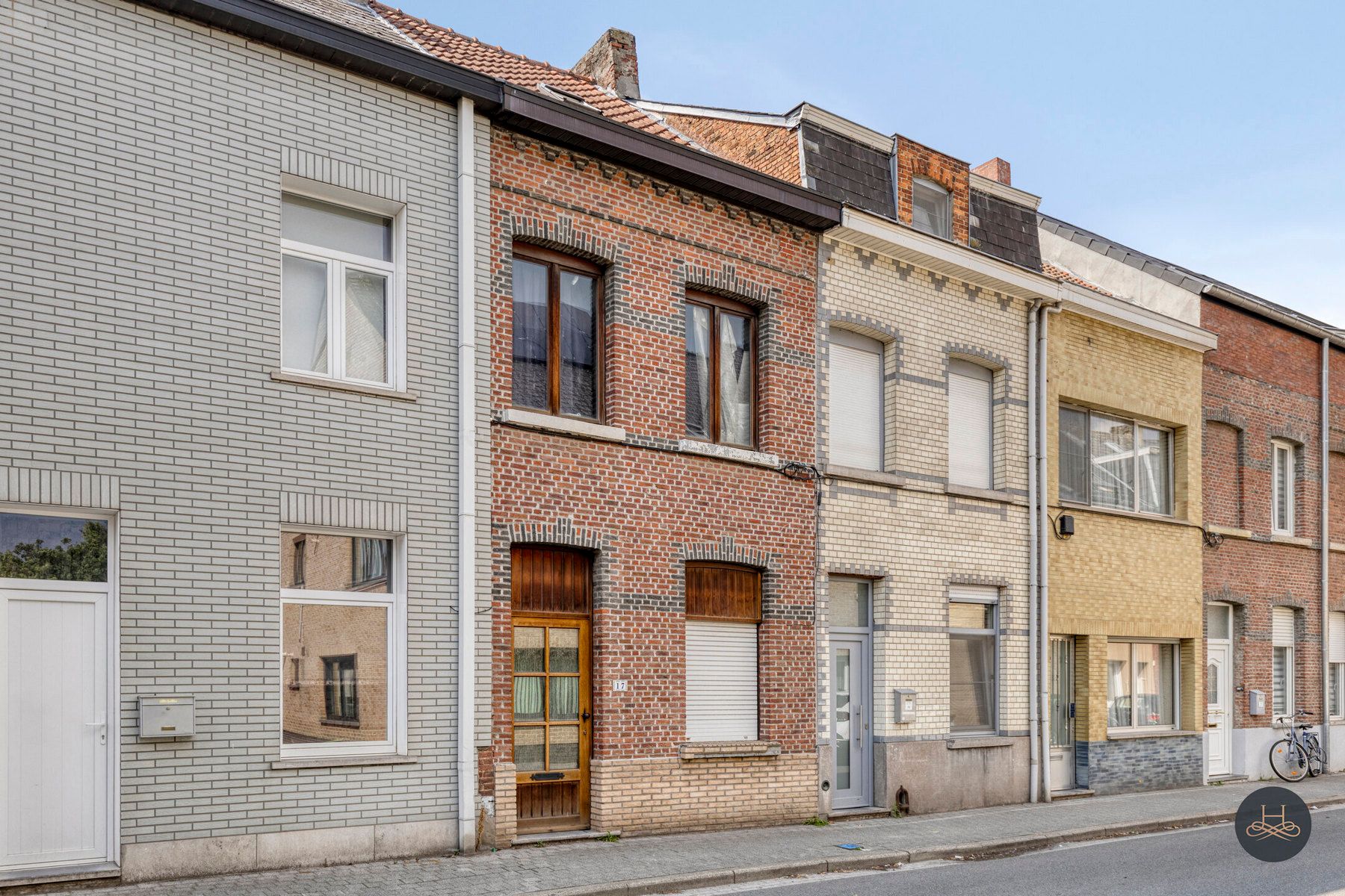Renovatiewoning met veel potentieel foto 2