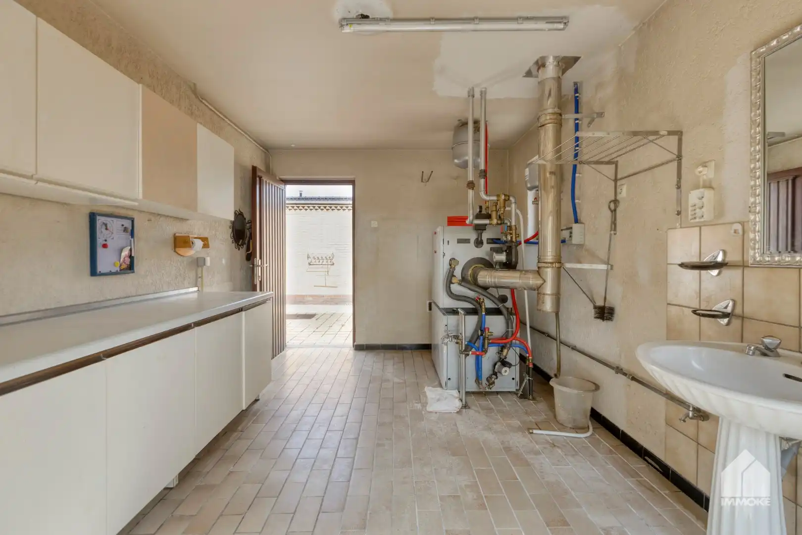 Te renoveren, gelijkvloerse woning op 13a 60ca met 2 slpk en garage. foto 26