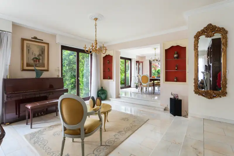 Stijlvolle villa op toplocatie, een zee van ruimte, privacy! foto 6