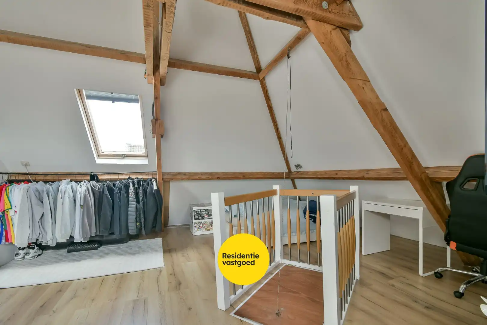 Halfopen woning met verhuurde buitenunit – extra inkomsten vanaf dag één! foto 14