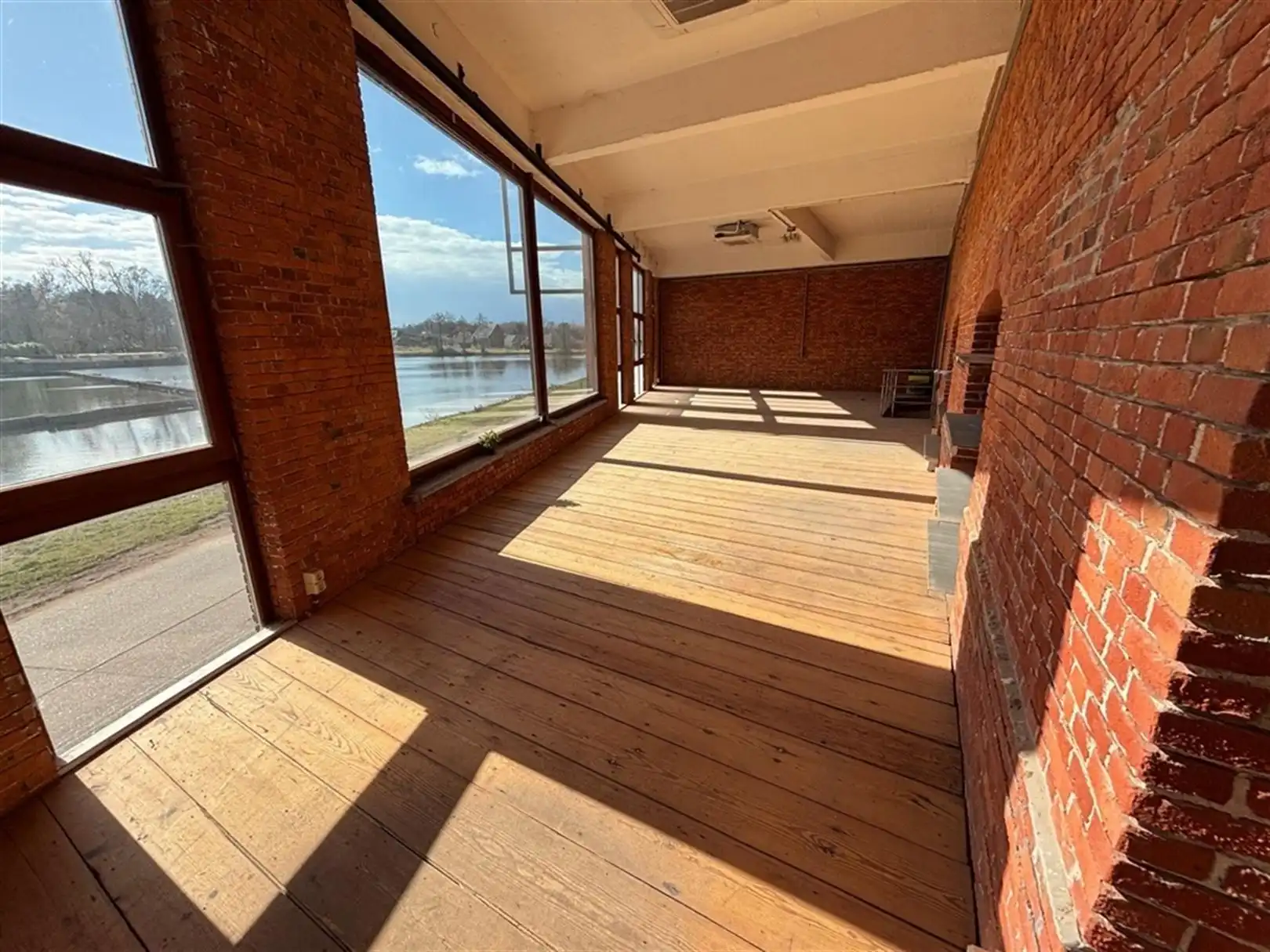 Gerenoveerde KMO unit te Beerse foto 10