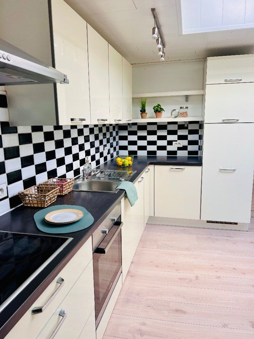 Instapklare woning met tuintje en garage in hartje Gent foto 7