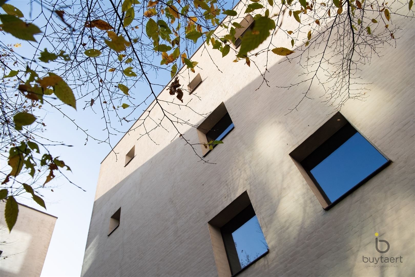 RUIM EN LICHTRIJK WONEN OP DE BOVENSTE VERDIEPING OP DE KANAALSITE VAN AXEL VERVOORDT foto 19