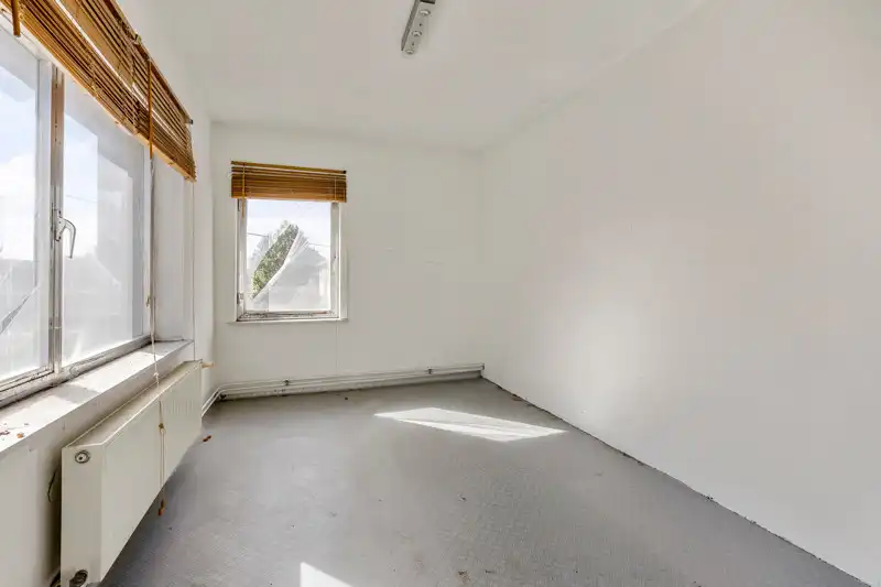 Charmante woning met aangrenzende stellen op 17are foto 26