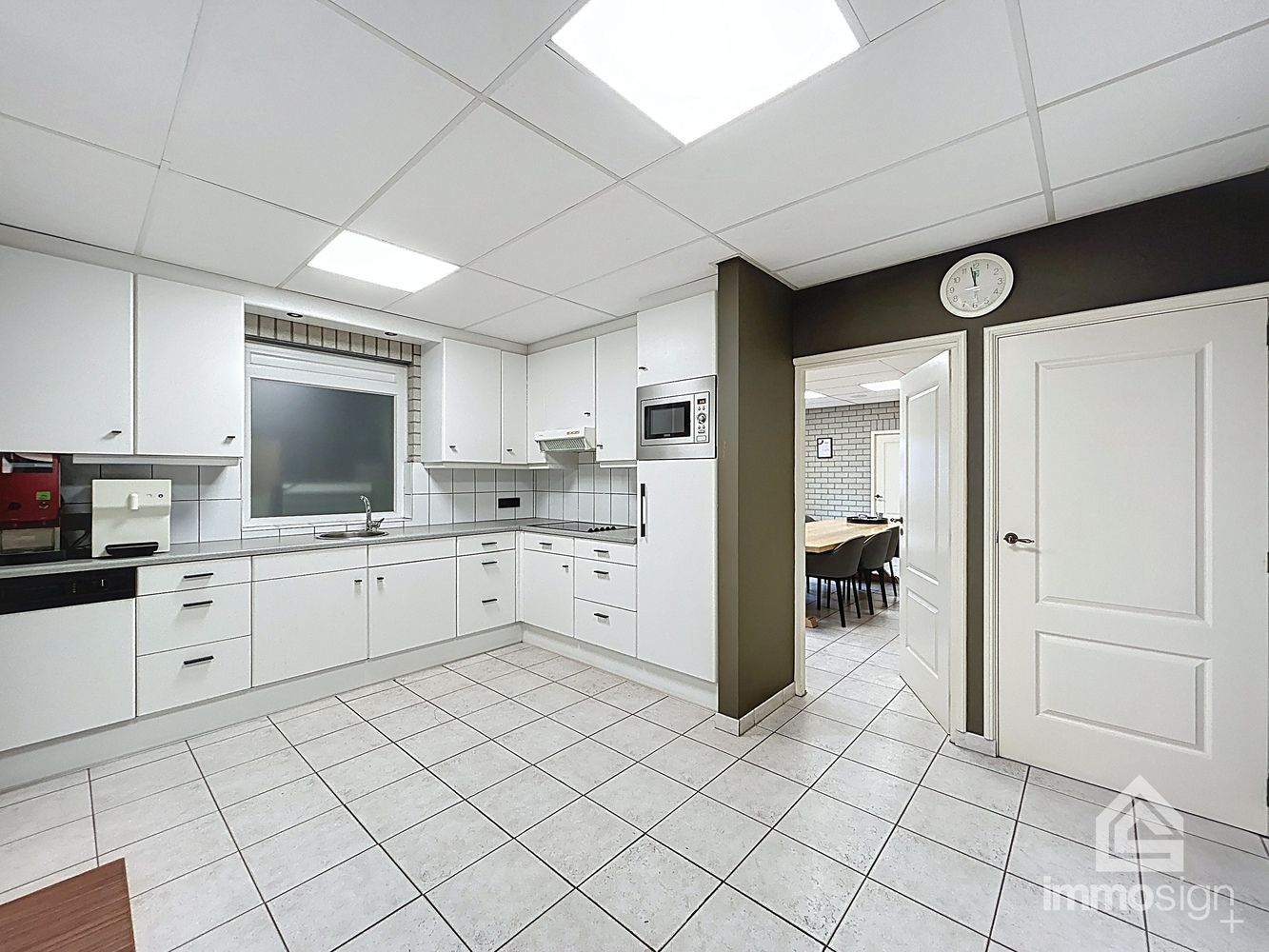 Handelspand met magazijn, kantoorruimte en instapklare woning te Lommel foto 28