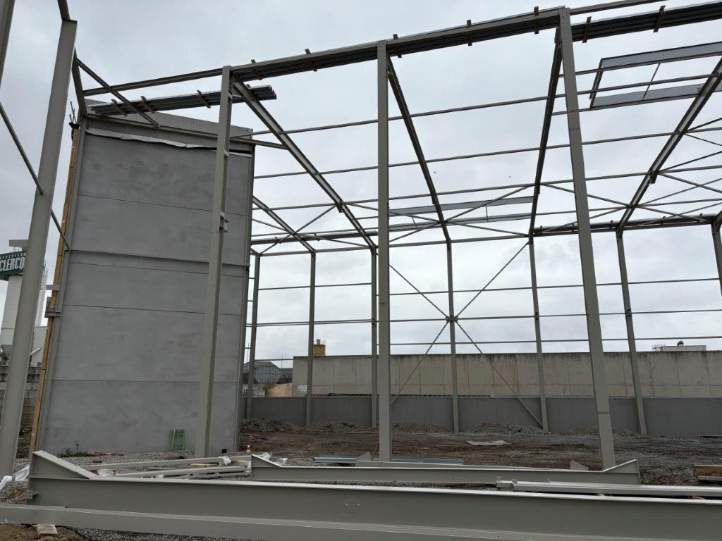 Logistieke bedrijfshal - 4069 m² - met mogelijkheid tot 1200 m² kantoren. Superligging! foto 6