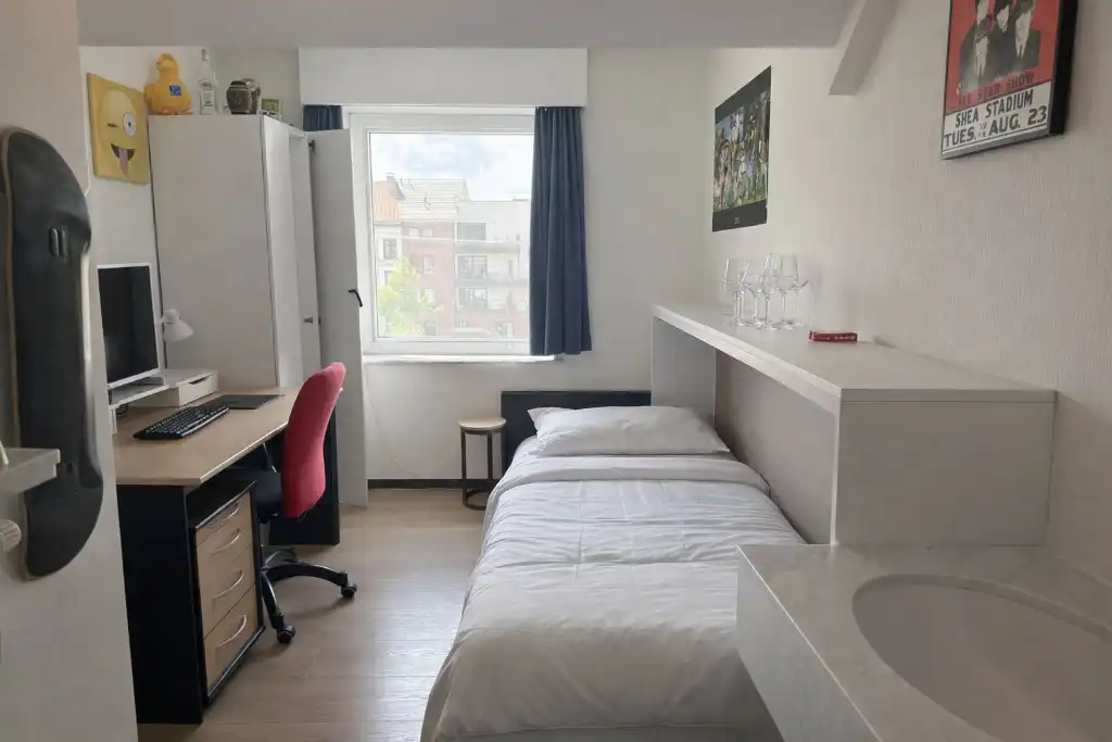 Opbrengsteigendom bestaande uit 18 studentenkamers en twee autostaanplaatsen gelegen aan de Bargiekaai foto 3