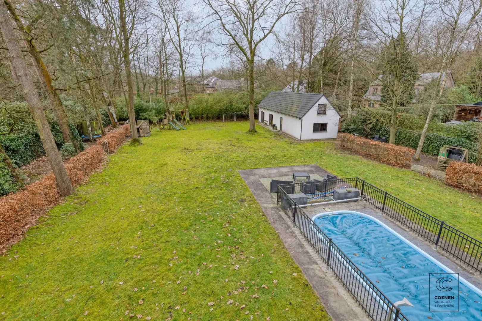 Lichtrijke en ruime villa van 338 m² met ingebouwd zwembad en tal van mogelijkheden voor co-housing of kangoeroewonen! foto 19