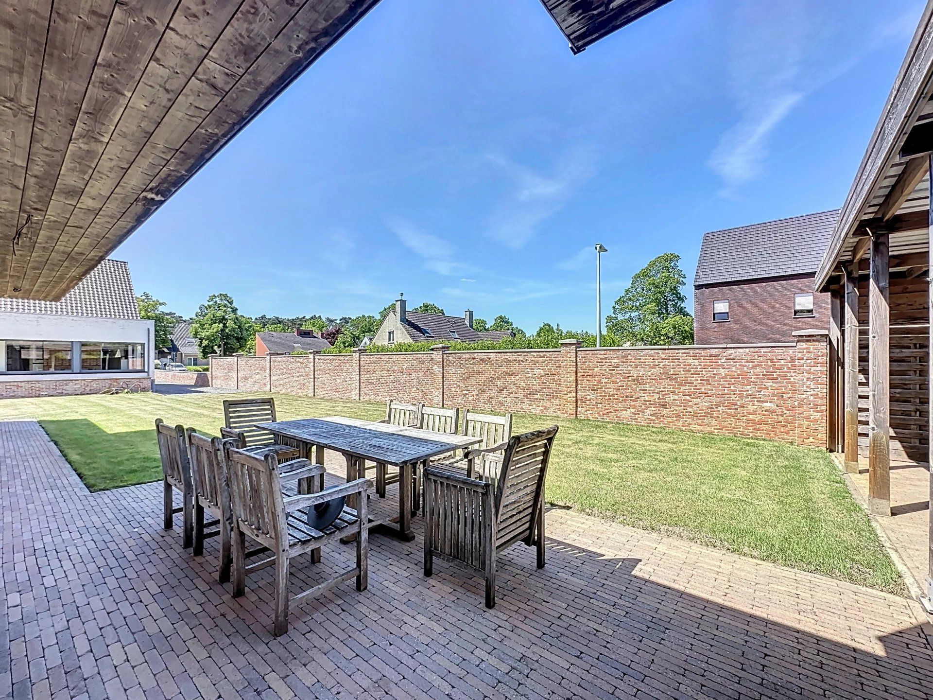 Charmante gerenoveerde woning met bijgebouw, ideaal voor bijberoep of inwonende ouders/volwassen kinderen. foto 27