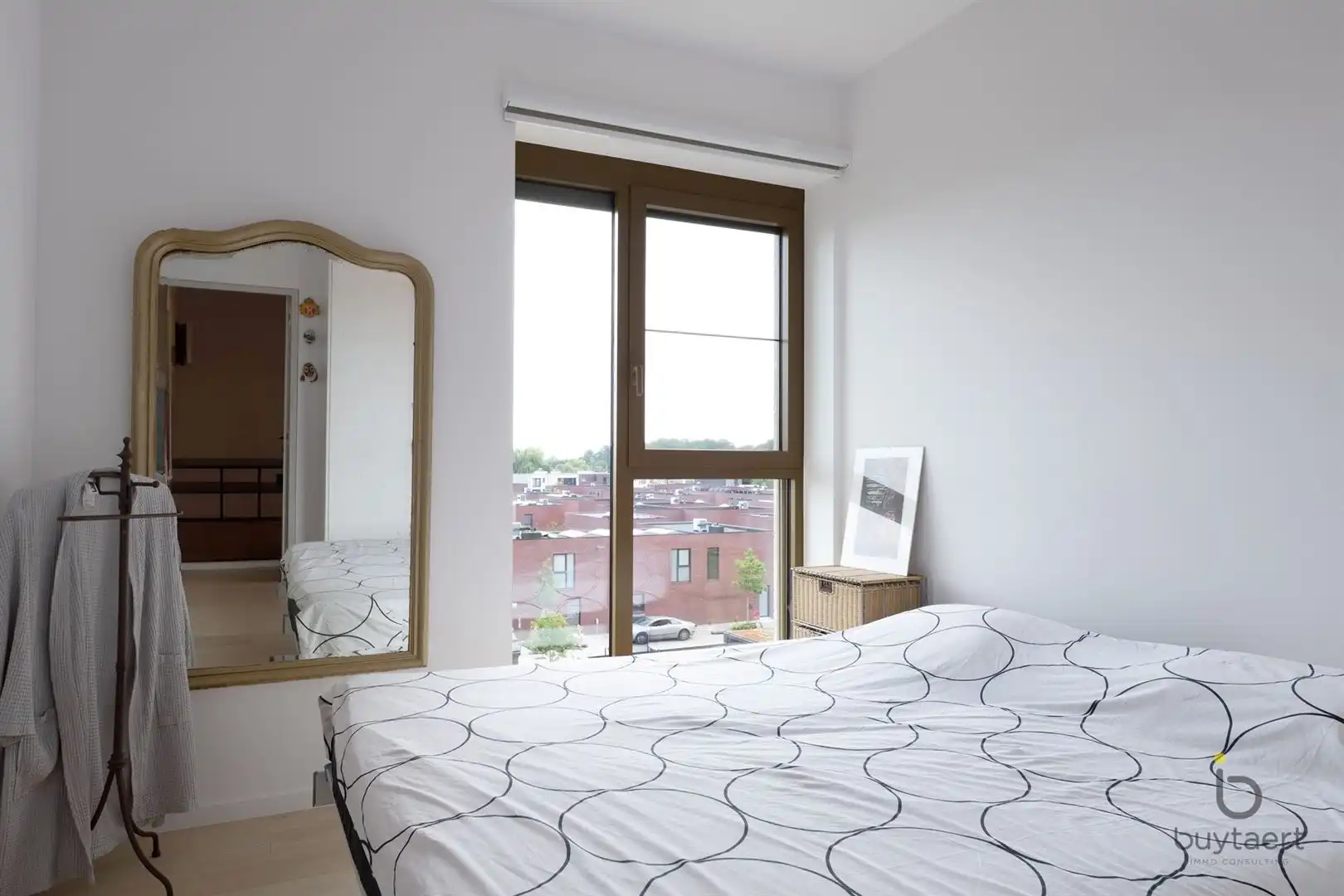 WONEN IN STIJL: een knap 2-slaapkamer appartement op de 3de verdieping met terras te Deurne-Zuid! foto 16