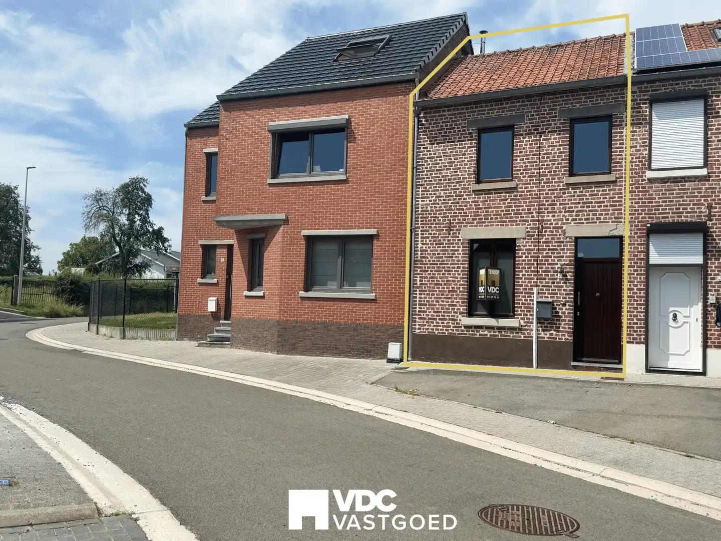 Te renoveren woning met 2 slaapkamers – interessante investering foto {{pictureIndex}}