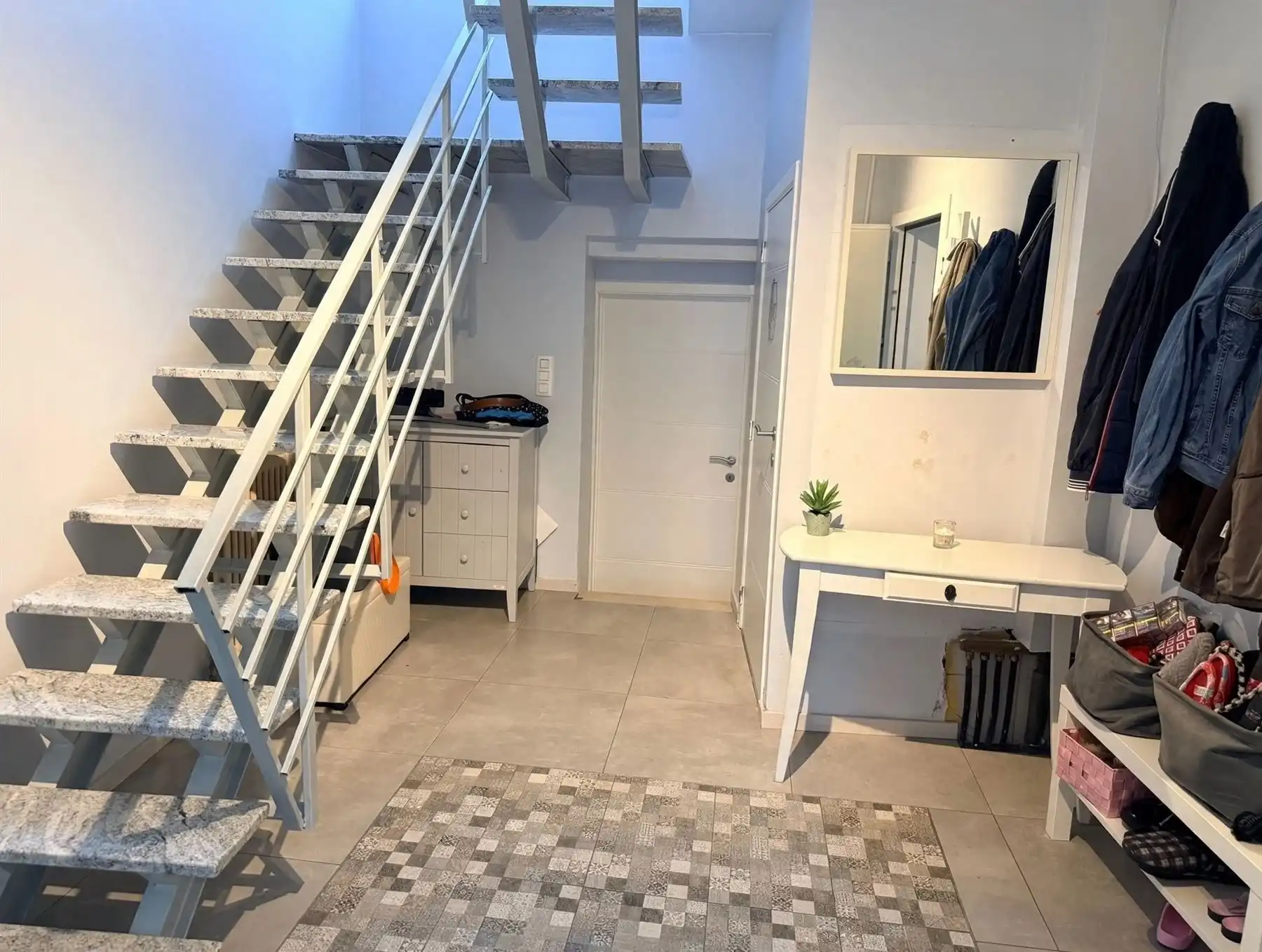 APPARTEMENT OP DE 1 E EN 2 E VERDIEPING foto 2