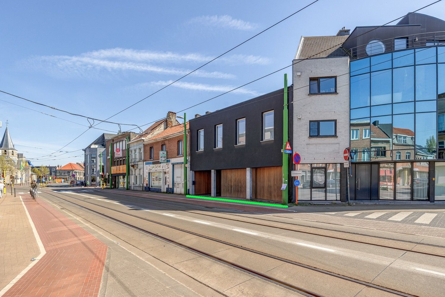 Instapklare gezinswoning met polyvalente ruimte en zonnige tuin in het centrum van Zwijndrecht foto 9