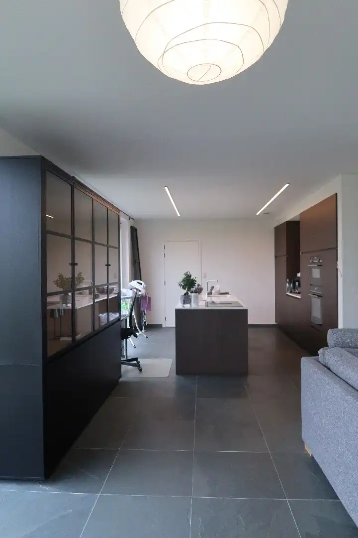 Moderne koppelwoning met 4 slaapkamers en prachtige vergezichten, omringd door groen foto 8
