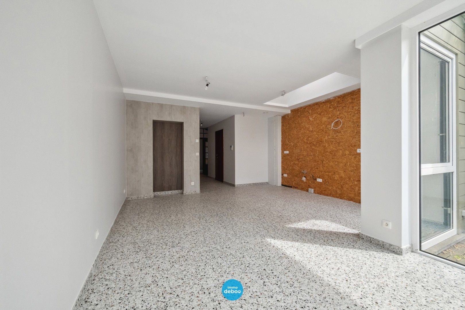 Gebouw met ruime werkplaats/garage & 3 appartementen foto 10