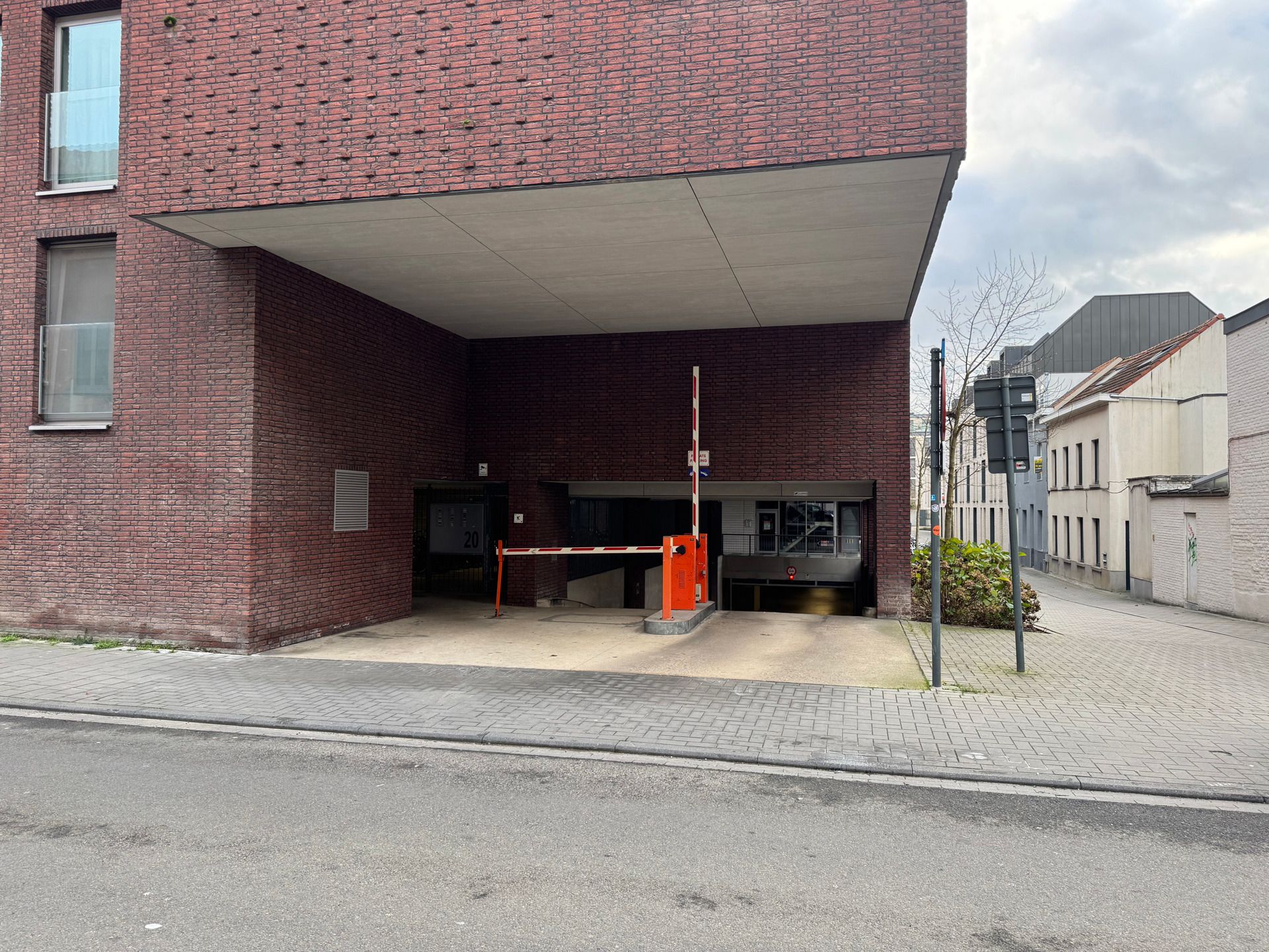 ()=>{if(producerUpdateValueVersion(node),producerAccessed(node),node.value===ERRORED)throw node.error;return node.value} Dagobertstraat 22 - 3000 Leuven