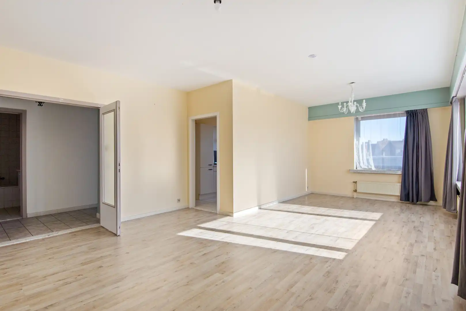 Ruim en lichtrijk 2-slaapkamerappartement in hartje Wijnegem foto 7