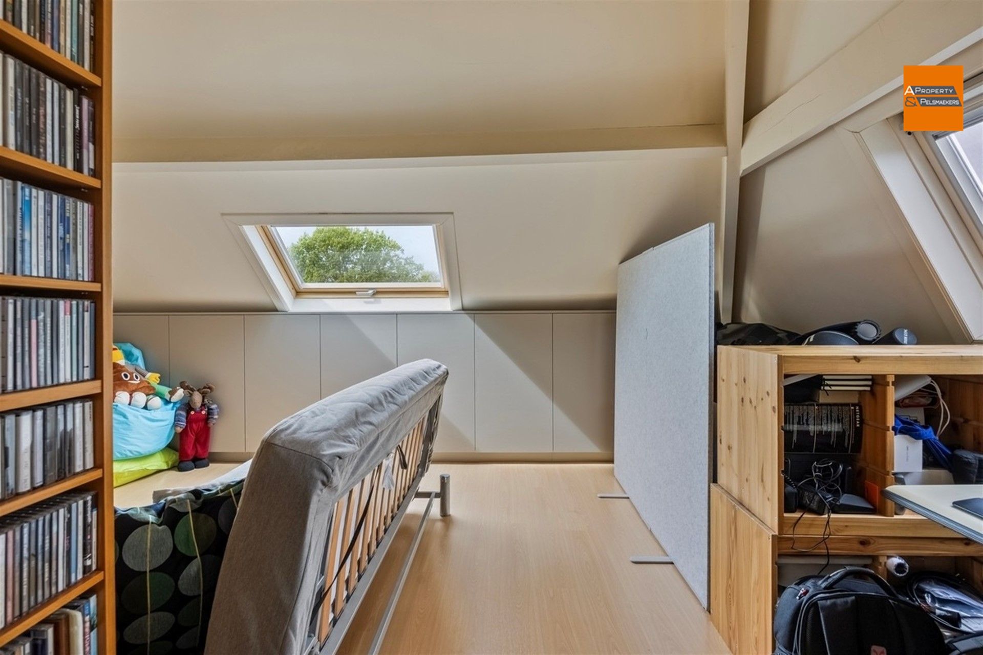Gerenoveerde woning foto 27